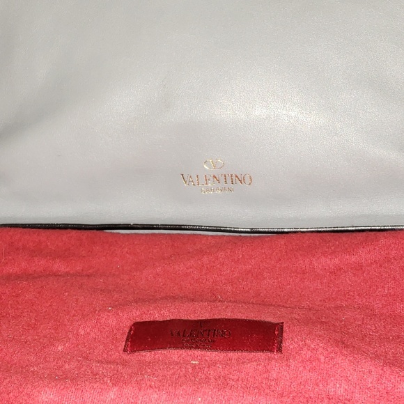 Valentino Garavani Runway Rockstud Grey Tote - Picture 4 of 8